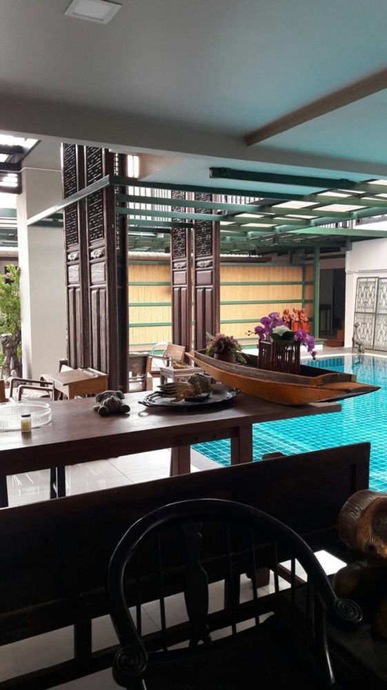 Baan Tanwa - Mrt Ratchadapisek Hotel Bangkok Esterno foto